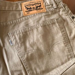 Mens’s tan Levi’s